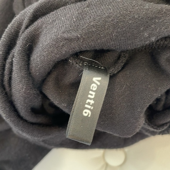 Venti 6 Button Sleeve Turtle neck sweater/poncho/shrug - Picture 4 of 5